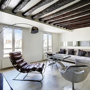 Pick A Flat's In Le Marais - Rue Saint Merri Paris