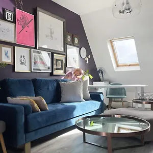 Bright And Homely 1 Bedroom Rooftop In The Marais In Paris